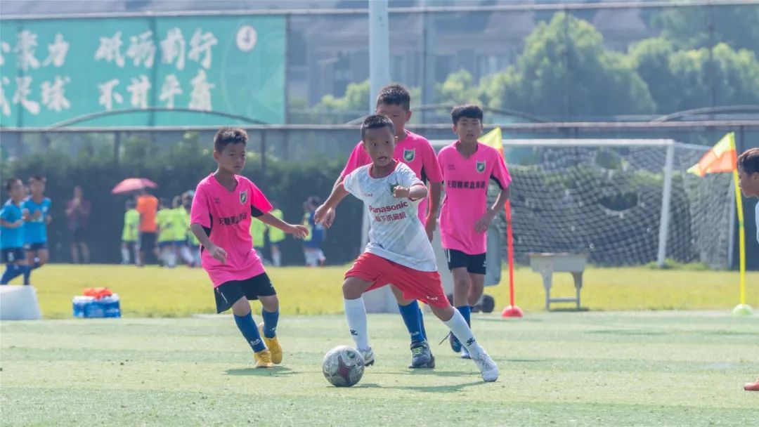  三分雨倾盆而下，外线火力全开碾压对手