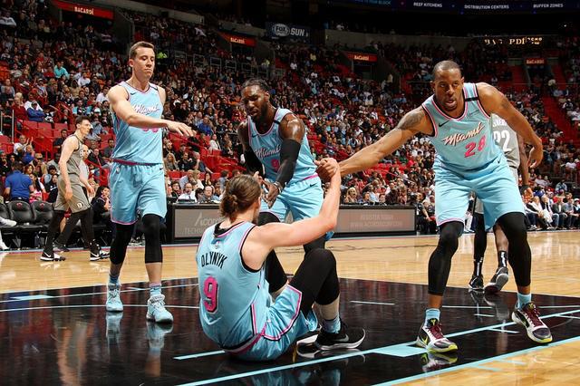  大学生篮球联赛黑马强势崛起