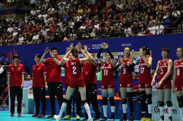  队长袖标激励前行，逆境中展现领袖范