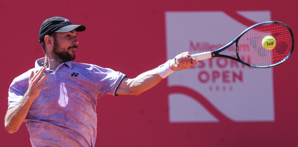  凯茨曼诺维奇发球上网组合拳见成效