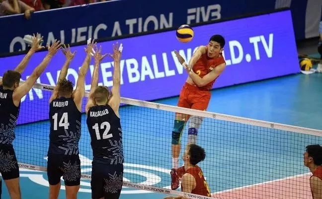  布斯塔决胜盘突然发力，连赢六局锁定胜局