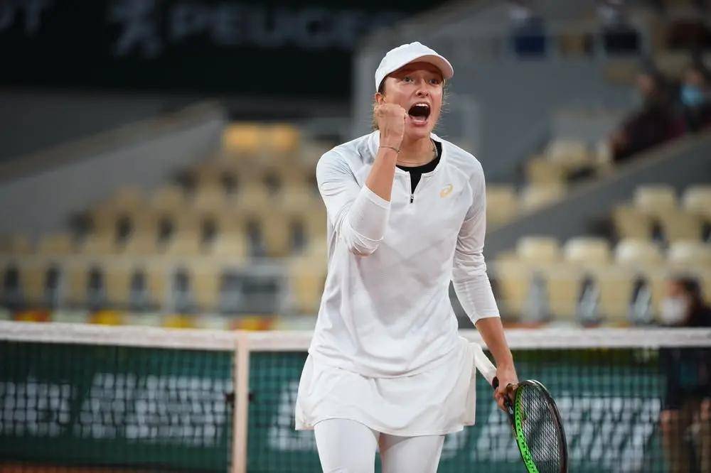  斯维亚泰克卫冕成功，罗兰加洛斯续写波兰传奇